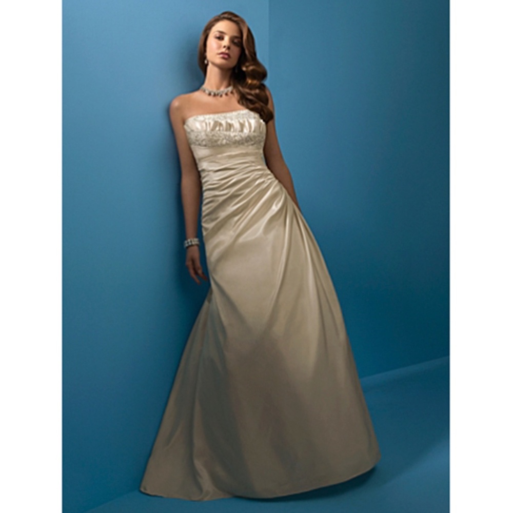 Alfred Angelo Style 2103 Wedding Dress